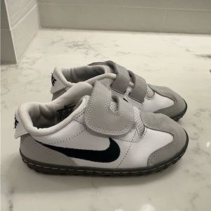 Nike Roadrunner 2 Shoes